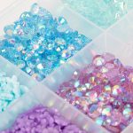 Kutija sa ukrasima: mašne, cvijeće, cirkoni BKHZ-008 - Image 2