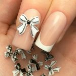 Molly Nails 3D ukrasi za nokte u obliku mašne crno-bijele boje, 30 komada - Image 2