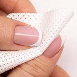 Molly Nails perforirani jastučići za nokte bez prašine, bijeli 5x5 cm, 200 komada - Image 2